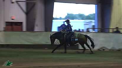 Sage Sapergia riding Hangten Holly in the 5 and 6 Year Old Derby 17SPC